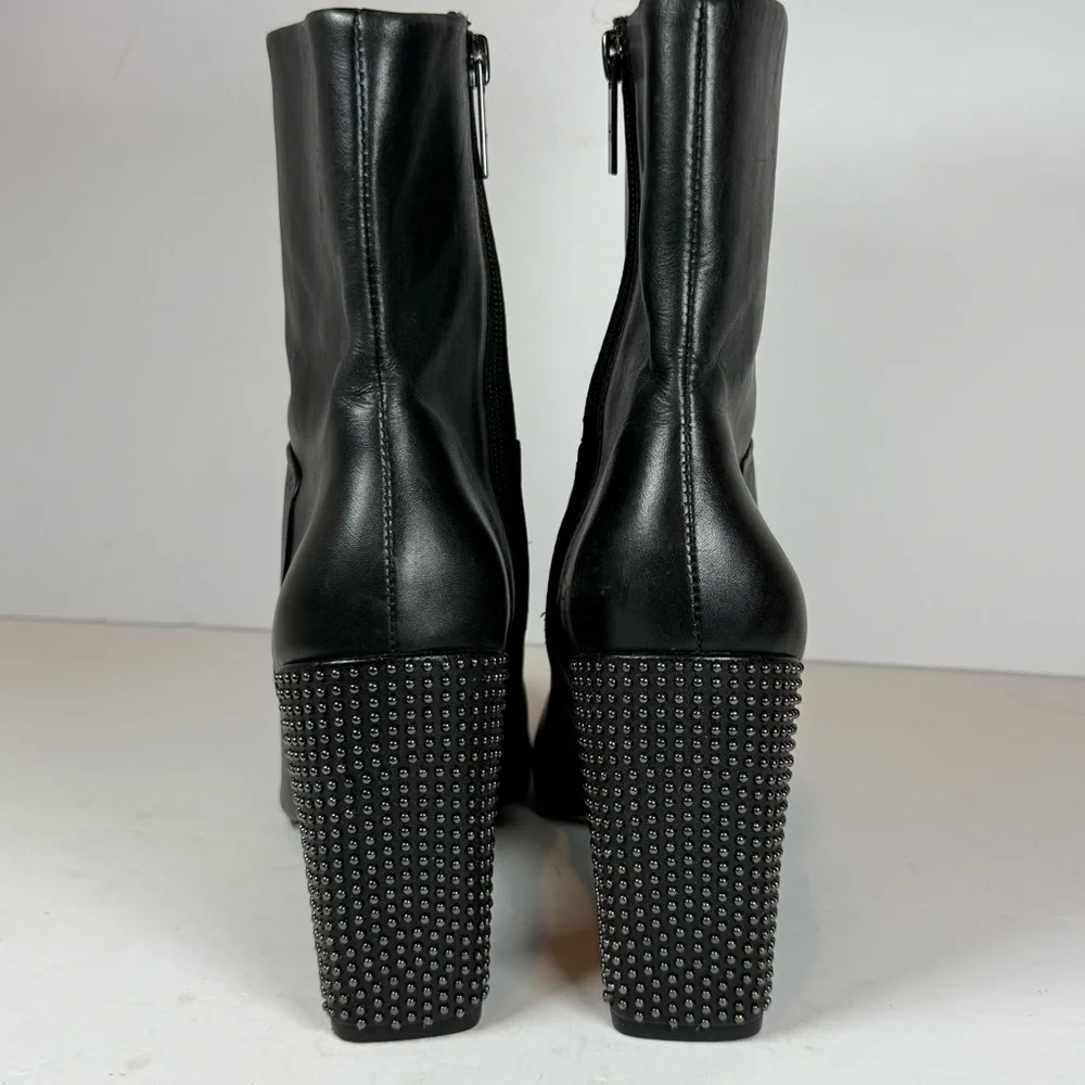 Halston Boots Women’s‎ Black Leather Ankle Boots Size 7.5
